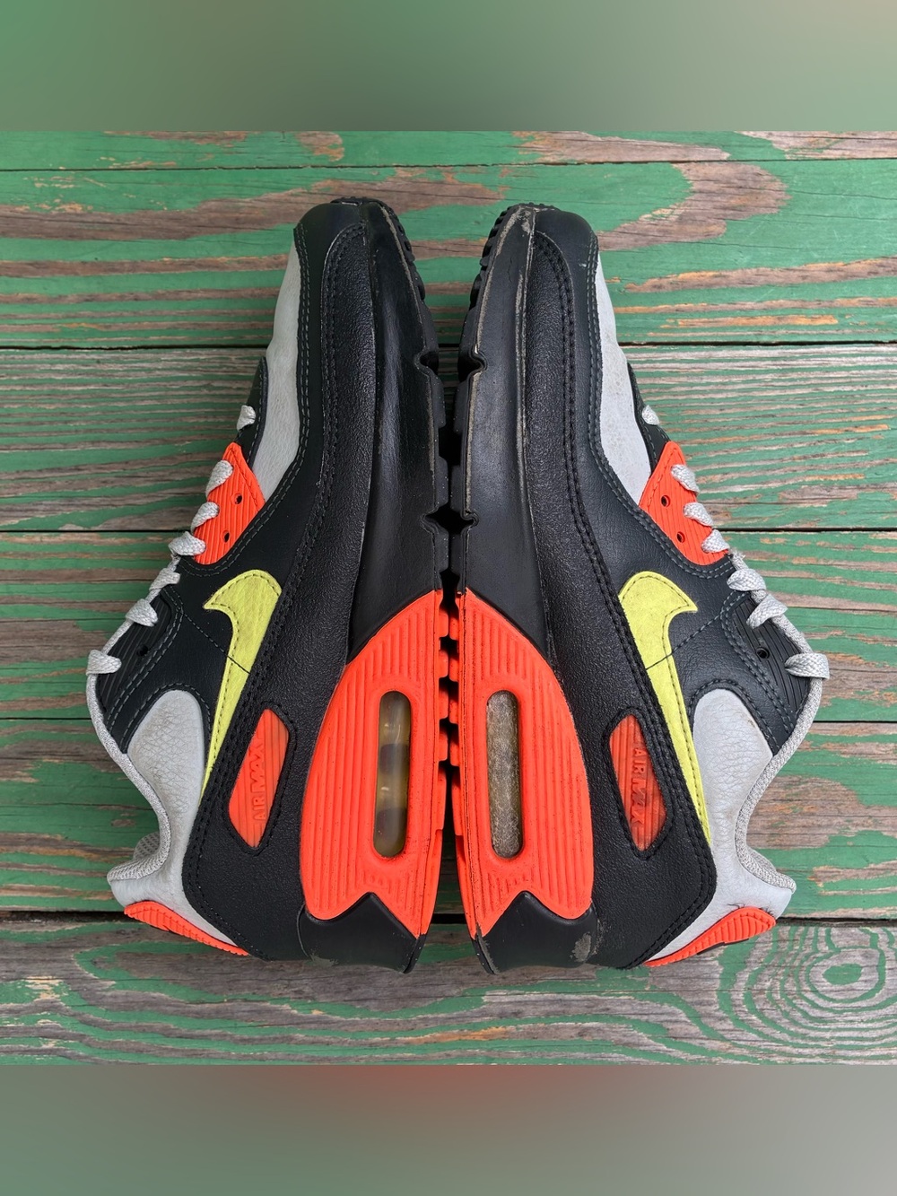 Nike Air Max 90 Light Smoke Grey Hyper Crimson 4.5Y